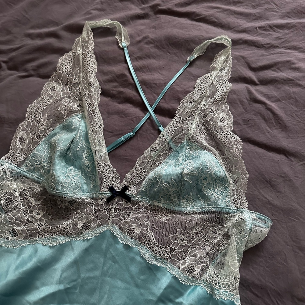 Victoria Secret Slip - Picture 3 of 4